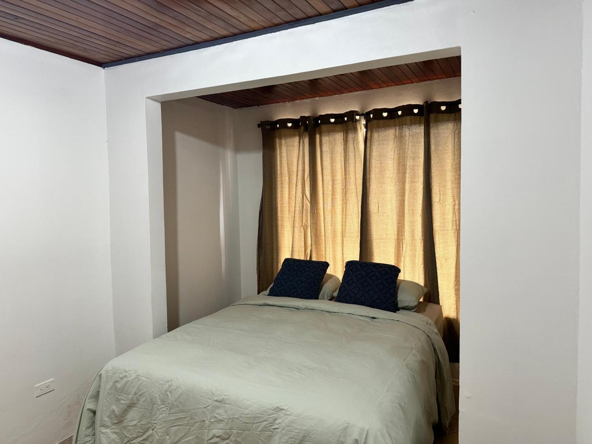 Charming House 5 Min Airport With Ac *