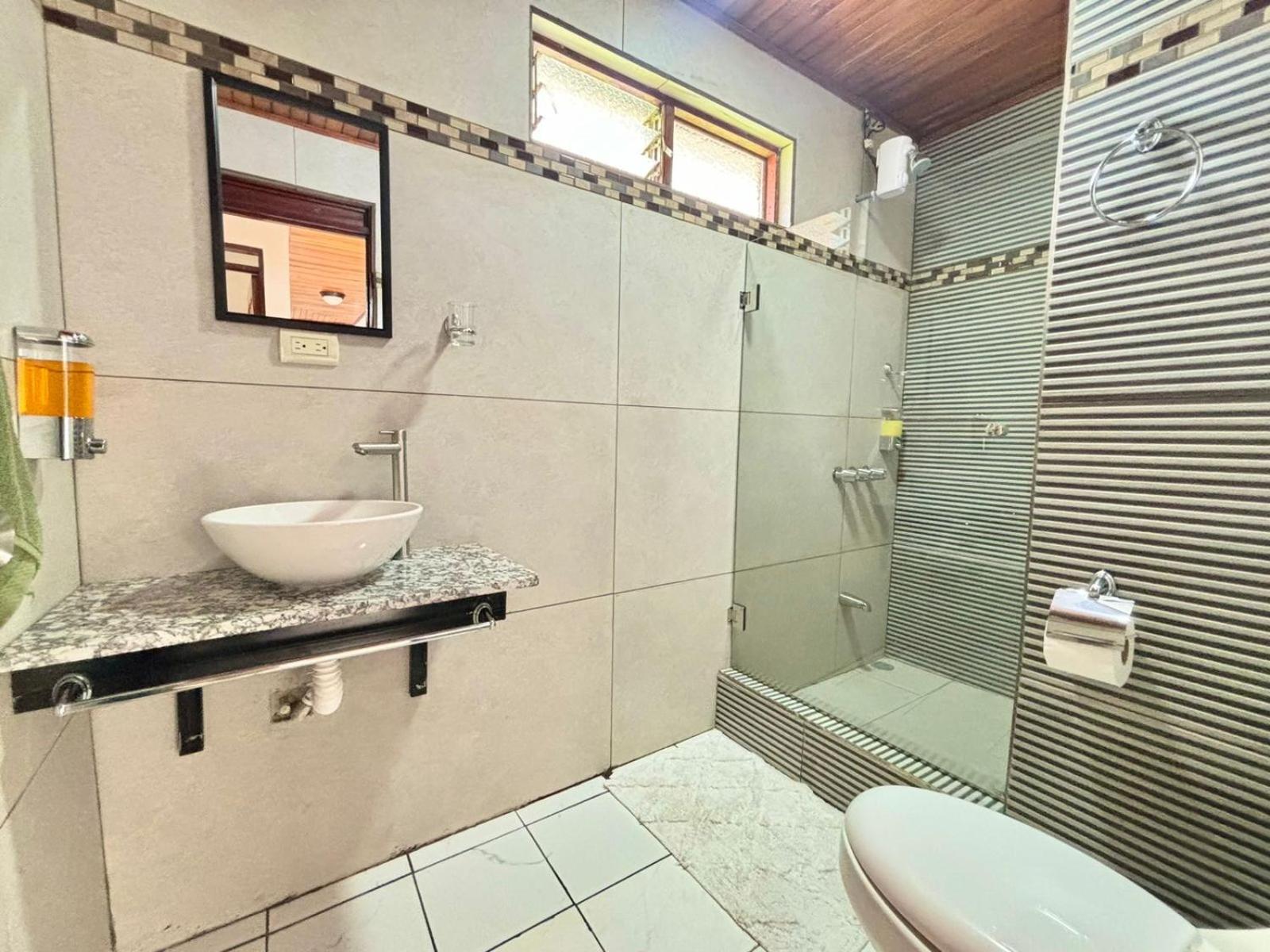 Charming House 5 Min Airport With Ac Villa